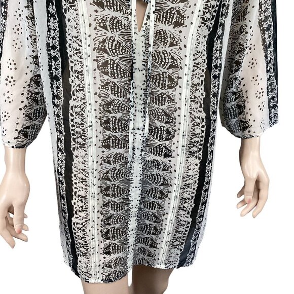 CAbi Women's Boho Tunic Top Medium Black & White Patterned Lace-Up V-Neck - Picture 8 of 8